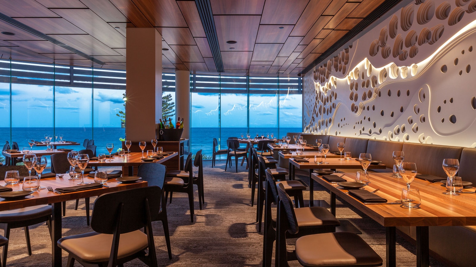 012359_1600x900_Original__9224336_CH09_Seascape_Restaurant_1_i83tdqj